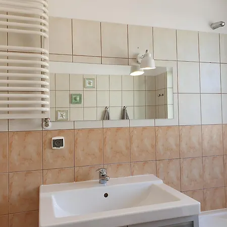 Blisko Plazy & Parking Apartman
